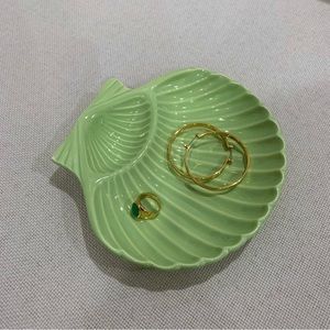 SOLD Adorable vintage green Japanese shell plate / jewelry dish 🐚